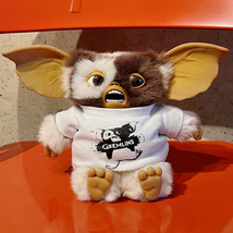 送料込● OVER THE STRiPES びっくり顔 ギズモ オーバーザストライプス GREMLiNS グレムリン gizmo フィギュア ぬいぐるみ_画像1