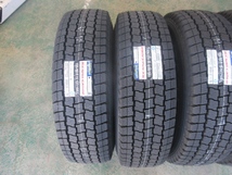 200系ハイエース 純正 15インチ グッドイヤー アイスナビカーゴ 195/80R15 107/105 2023年 スタッドレス_画像8