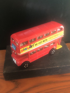 【ミニカー・ロンドンバス】二階建てバス　イギリス　Play art 香港製【23/10 TY7G】