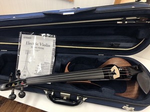 美品!!　YAMAHA/ヤマハ バイオリン/サイレントバイオリン Model YEV104　ケース付き（M5586）