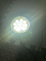 【未使用品】汎用LED ワークライト フォグランプ ヘッドライト ホワイト 丸型 12v 大きめ 軽トラ/軽バン/バイク等に_画像5