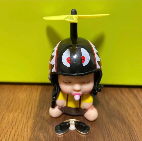 かわいいプロペラヘルメットおしゃぶり