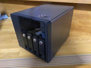 動作確認済　QNAP キューナップ NAS TS-469PRO NAS-469G（OEM品）　QTS書き換え済 WD red 4TB*4個　合計16TB