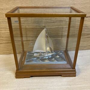 DE-599【中古品】yacht by TAKEHIKO 武比古作 STEALING SILVER 銀製品 置物 船 ヨット ガラスケース付き シルバー 帆船