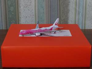 1/400【JC WINGS】JTA(JAL) B737-800 ジンベイジェット（ピンク）塗装機（JA06RK)