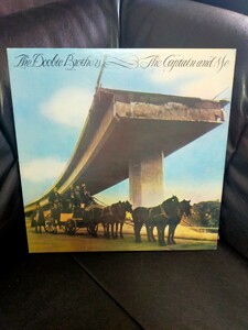 DOOBIE BROTHERS - THE CAPTAIN AND ME【LP】1973' 国内盤/LONG TRAIN RUNNIN収録