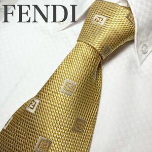 FENDI フェンディ　イエロー系 スーツ ビジネス 結婚式 パーティー ズッカ柄 オシャレ　24時間以内発送　1円スタート　装飾小物　