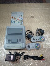 美品 スーパーファミコン　本体　ACアダプタ ステレオAVケーブル　セット　動作確認済 任天堂 Nintendo　１円スタート　レトロゲーム SFC_画像3