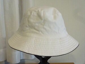 ⊥ リバーシブルキャップ ⊥バケットハット　白＆黒　レディース・メンズ　スタイルハット　サイズ５７・５cm　キャップ　帽子