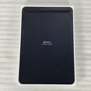 【未開封・中古品】 アップル / Apple レザースリーブ MPU22FE/A 10.5インチiPad Pro用 ミッドナイトブルー 10.5インチiPad Pro 30016691