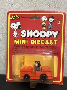 トミカ 輸出 Aviva Snoopy Mini Diecast Lucy in Doctors booth スヌーピー ミニカー Pocket Cars 香港製①