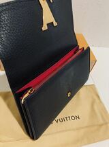 LOUIS VUITTON ★ 極上美品 ルイヴィトン 内側ピンク 高級レザー カプシーヌ 長財布 ブラック 黒 _画像4