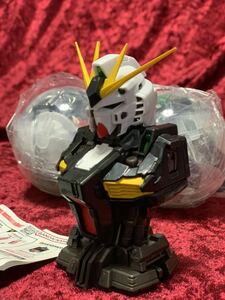 機動戦士ガンダム BANDAI メカニカルバスト ガチャ　νガンダム胸像