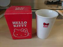 ハローキティ　キティちゃん　非売品　陶器　カップ　コップ　LAWSON　箱有　汚れ有　直径7.5cm 高さ10.8㎝_画像2