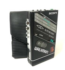 [極美品][希少][美音][整備品] SONY ウォークマン WM-F102 電池ボックス、専用ケース付き マットブラック (カセットテープ、ラジオ AM/FM)