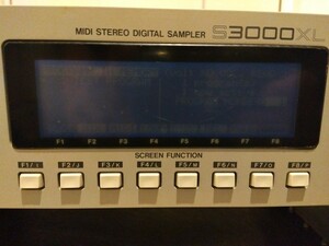  sampler AKAI S3000XL body.