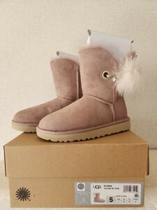 ★新品未使用 UGG アグ ライト ピンク ビジュー スワロフスキー　W IRINA ムートン ブーツ 5 22センチ 検）23.5の方にも★