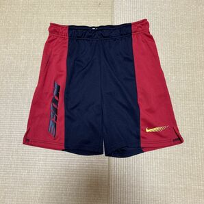 NIKE ショートパンツ　ハーフパンツ