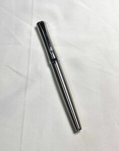 シルバーメタリック　ローラーボールペン　フォーマル　カジュアル　筆記具　ペン　ステーショナリー(490)
