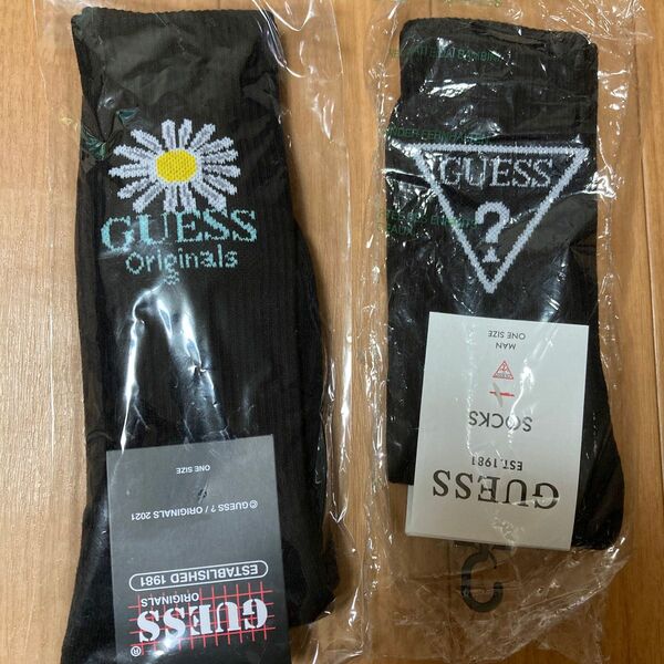 ゲス　ソックス2足セット　GUESS Originals Daisy Crew socks、Triangle Logo Socks