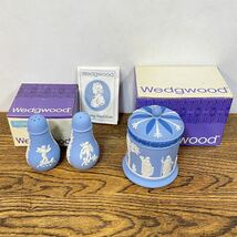 3点 WEDGWOOD ジャスパー ソルト＆ペッパー 調味料入れ 約9cm キャニスター 約11cm 小物入れ ウェッジウッド ペールブルー ヴィンテージ_画像1