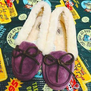 【新品、試着のみ】UGG スリッポン　22.0cm パープル