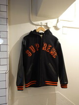 Supreme 袖レザー　スタジャン　サイズM　12AW SUPREME シュプリーム Hooded Varsity Jacket_画像1