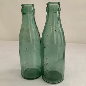 高崎駅 末材 市乳 180cc 牛乳瓶 希少 駅舎構内販売 型ガラス エンボス ガラス瓶 空き瓶 気泡ガラス 2本