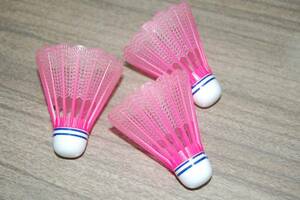  Shuttle / badminton Shuttle / pink /3 piece entering / nylon Shuttle /480 jpy prompt decision 