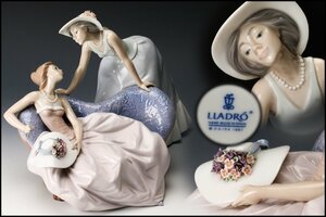 【佳香】 LLADRO リヤドロ 幅30㎝「ドレスを着た花飾り帽子の二人」5486 置物 フィギュリン 幅30㎝ 本物保証