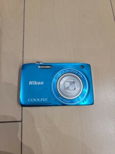 ジャンク　Nikon ニコン COOLPIX S3100 コンパクトデジカメ クールピクス