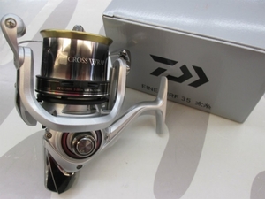 新品 投げ/遠投 ダイワ(DAIWA) スピニングリール 17 【ファインサーフ35】 太糸 釣り具