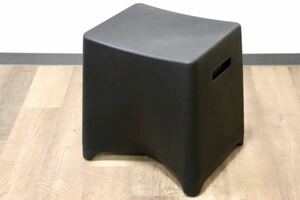 GMGN334A○Kian Furniture / キアン Rumble stool ランブル スツール 腰掛け 椅子 プラスチック ブラック デザイナーズ家具 モダン 展示品