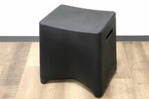 GMGN334B○Kian Furniture / キアン Rumble stool ランブル スツール 腰掛け 椅子 プラスチック ブラック デザイナーズ家具 モダン 展示品_画像1