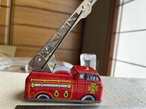 ブリキのおもちゃ　ゼンマイ　消防車_画像3