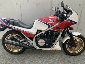 ホンダVF750F　ＲＣ１５　１９８２年　静岡県御殿場市より出品