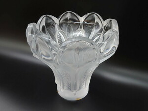 R-072307　フランス　LALIQUE(ラリック)　クリスタルガラス　花のようなデザインが美しいフラワーベース(花瓶、花入、花器)(R-072307)