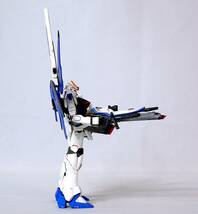 バンダイ 1/144 ZGMF-X10A フリーダムガンダム 機動戦士ガンダム SEED DESTINY COSMIC REGION #7002 フィギュア 塗装済み完成品 箱なし_画像7