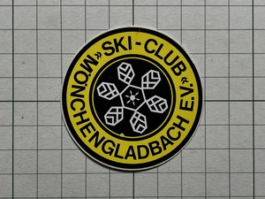 【小さめサイズ】ドイツ 古いステッカー：SKI CLUB MONCHENGLADBACH E.V スキー 雪 結晶 ビンテージ 海外 +Da