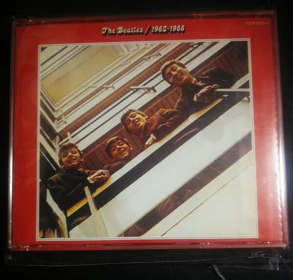 2023 1128出品　THE BEATLES　 目立つ傷なし　1962～1966　赤盤　2CD　70年代～90年代専門CDショップ　匿名迅速発送 曲目画像掲載 送料無料