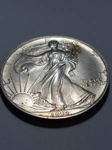 銀貨 １ドル アメリカ ウォーキングリバティ イーグル １トロイオンス 正式「31.1035ｇ」 本物 実測量目約31.44ｇ ONEDOLLER 1992'