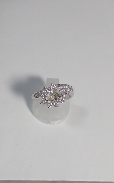 Ptダイヤリング!D1.00ct.。