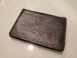 LOUIS VUITTON　ルイヴィトン　名刺入れ　ＥＰＩエピ　黒ブラック　used品　定価6万円程度　