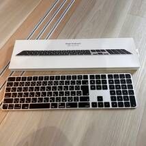 Appleシリコン搭載Macモデル用Touch ID搭載Magic Keyboard（テンキー付き）- 日本語（JIS）- ブラックキー_画像1