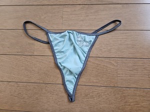 ☆VICTORIA'S SECRET　ミントグリーン花柄刺繍Ｔバックショーツ　サイズＭ\Ｌ★