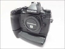 美品 OLYMPUS/オリンパス◆OM-D/E-M1◆ミラーレス一眼 ボディ 防塵 バッテリーグリップ(HLD-7)付 フラッグシップモデル_画像1