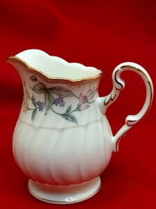 　ノリタケ　Noritake ミルククリーマー　金彩・花柄　廃盤 高さ10.9 ㎝　/