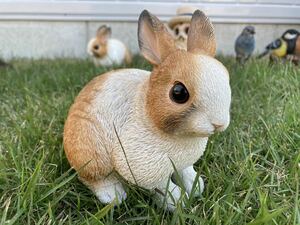 うさぎウサギ　サイズ13×13×8動物置物　ガーデニングオブジェ