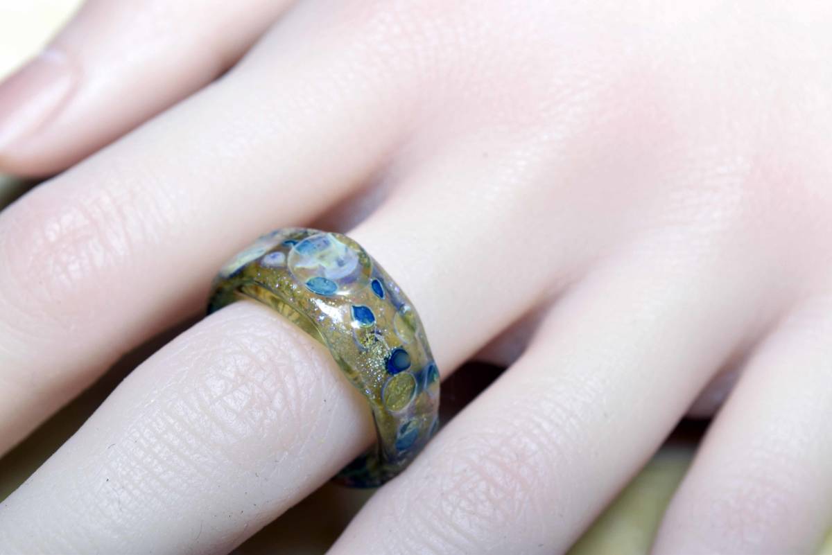 Un anillo de vidrio único creado por un artista del vidrio. (y935-467) Anillo de cristal, ANILLO DE CRISTAL HECHO A MANO, Accesorios de mujer, anillo, otros
