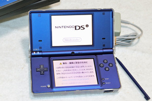 ニンテンドーDSi メタリックブルー ケース付き 美品